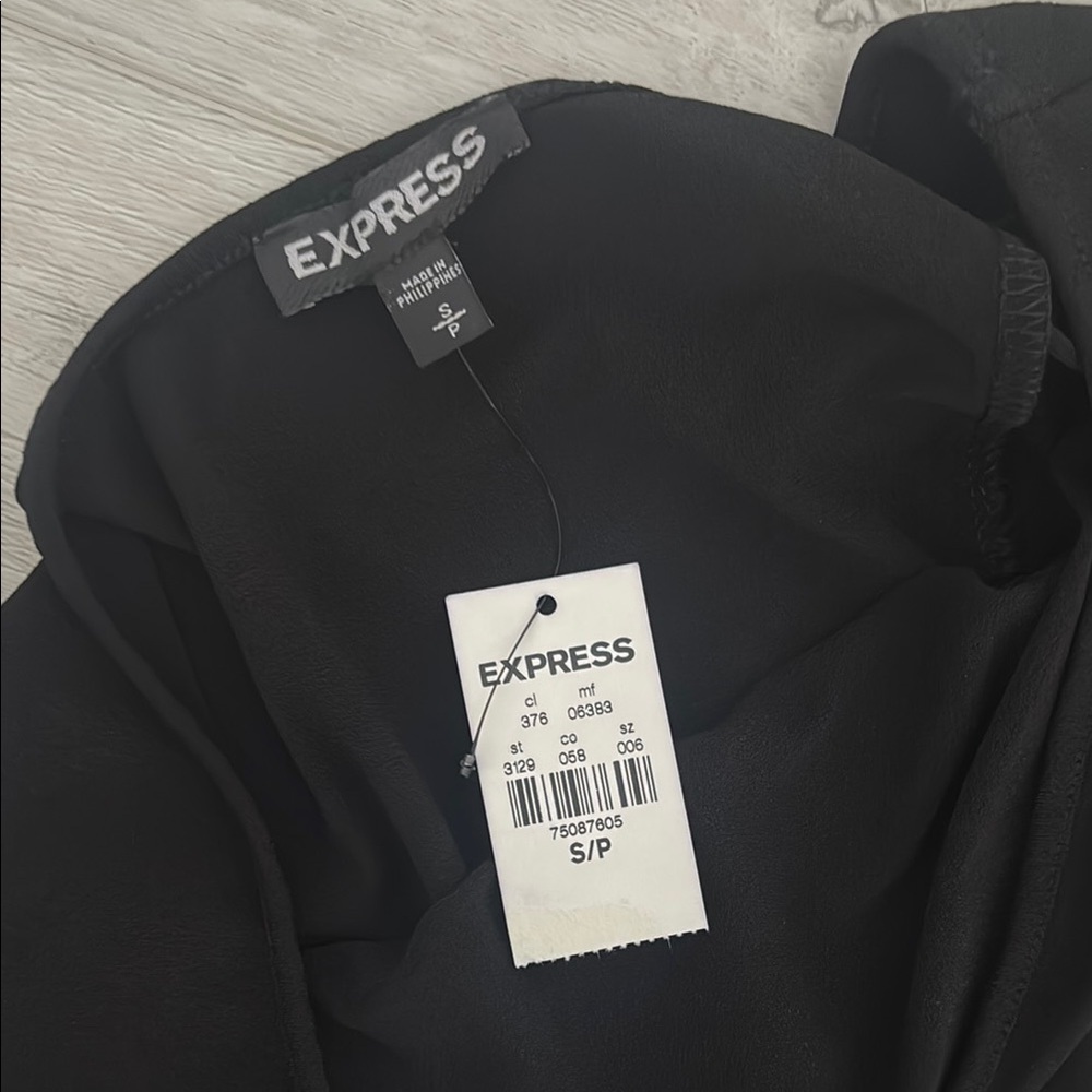 Express Black Top - Picture 2 of 3